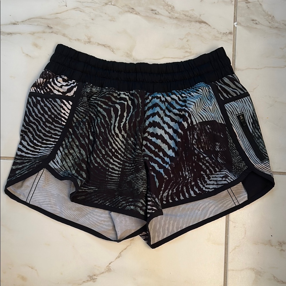 Lululemon tracker shorts - Picture 1 of 4